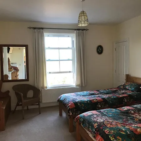 Bed and Breakfast Fair View Marden  Экстерьер фото